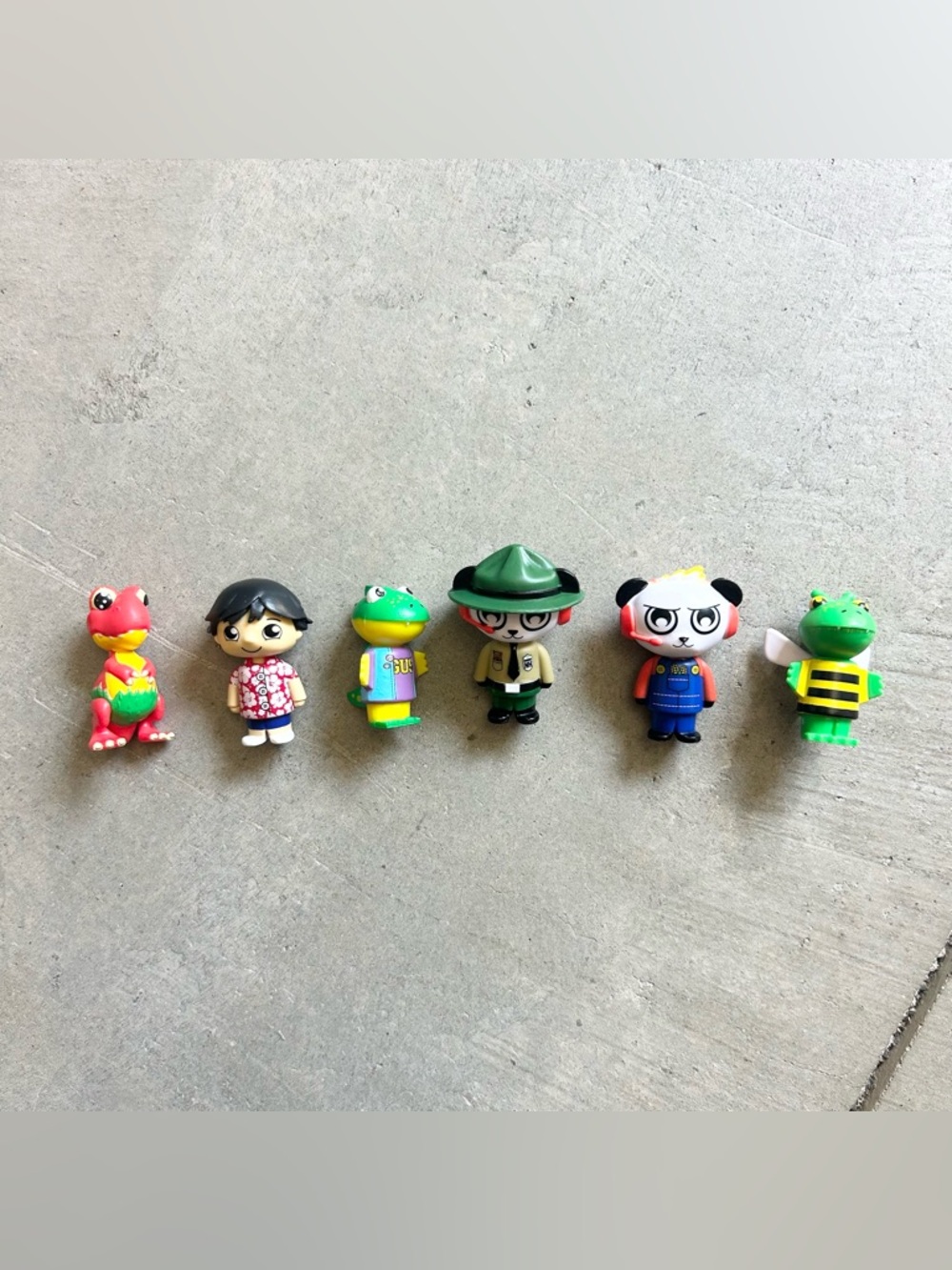 Lot Ryan's World Microverse Mini Figure Ryan Panda Ranger Shelldon Gus 2" Toy